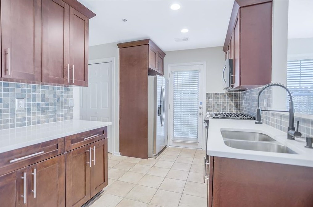 3637 Emerald Pt, Decatur GA  30034-5739 exterior