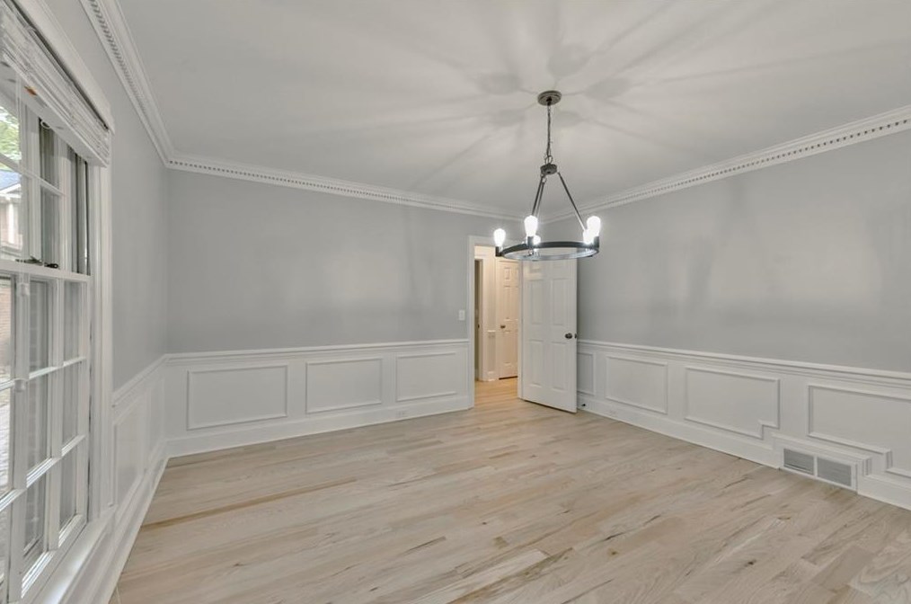 1875 Bedfordshire Ct, Decatur GA  30033-1400 exterior