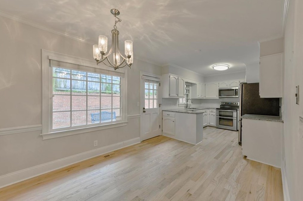 1875 Bedfordshire Ct, Decatur GA  30033-1400 exterior