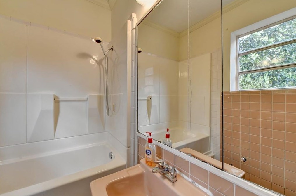 1399 Clairmont Rd, Decatur GA  30033-5311 exterior