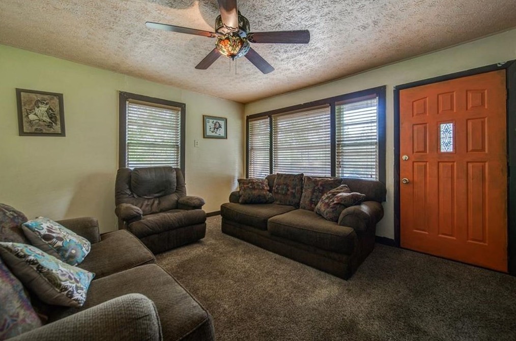 1293 Huey Rd, Douglasville, GA 30134-3804