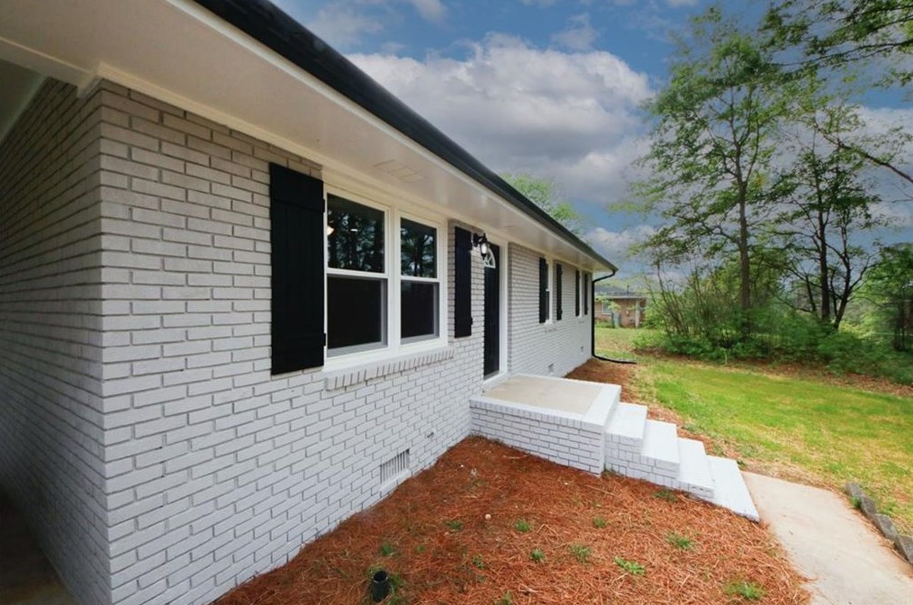 198 E Wright St, Winder, GA 30680