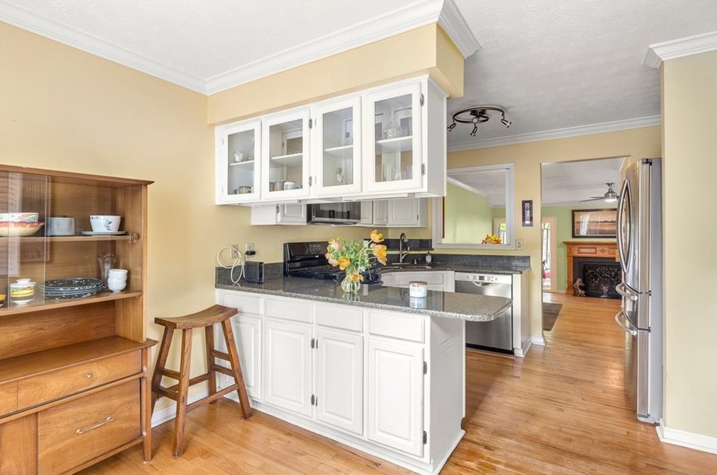 115 Woodbury Pl, Decatur GA  30030-2966 exterior