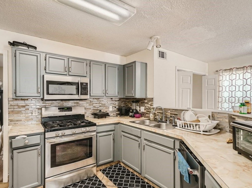 4459 Horseshoe Ct, Decatur GA  30034-3638 exterior