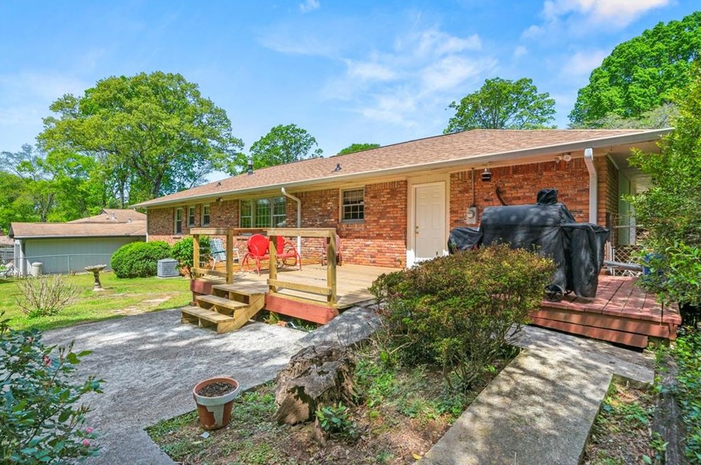 3831 Danbury Ln, Decatur GA  30032-1434 exterior