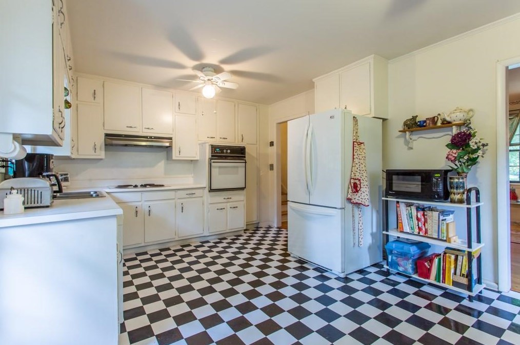 1566 Moncrief Cir, Decatur GA  30033-1617 exterior