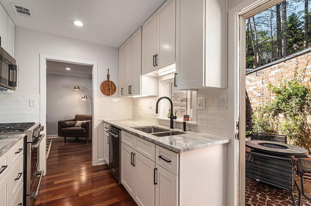 2380 Leafgate Rd, Decatur GA  30033-2021 exterior