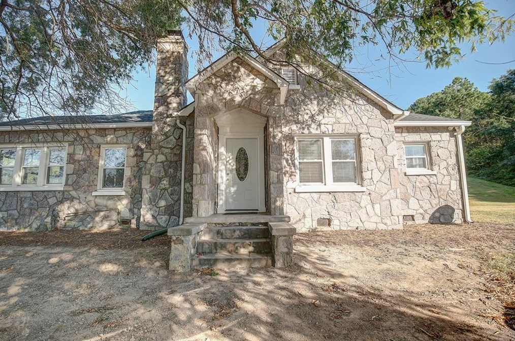 1215 Us 41 Hwy N, Calhoun, GA 30701