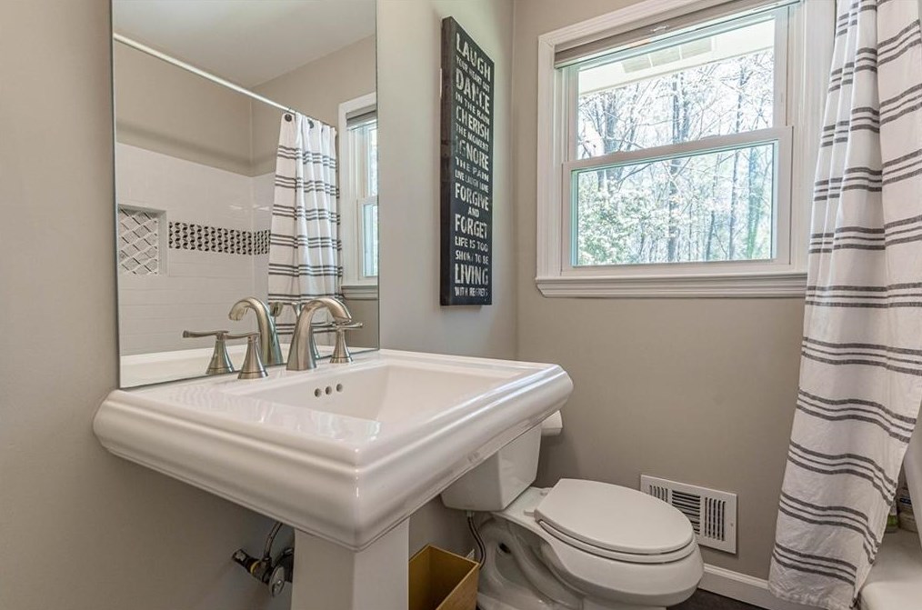 1112 Longshore Dr, Decatur GA  30032-2309 exterior