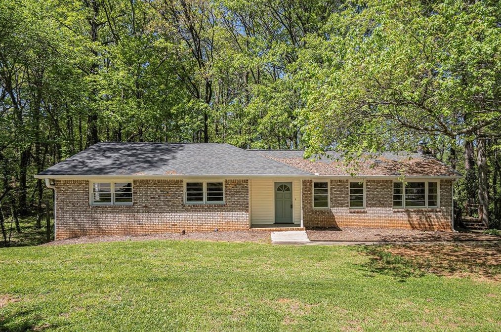 5645 Forest Dr, Acworth, GA 30102