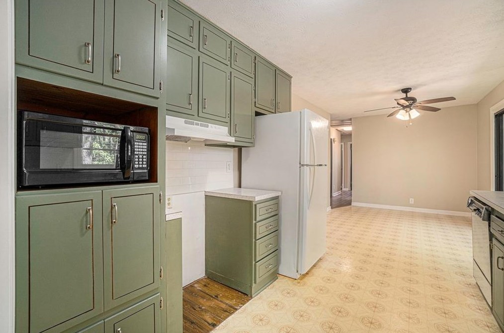 5645 Forest Dr, Acworth GA  30102-5737 exterior