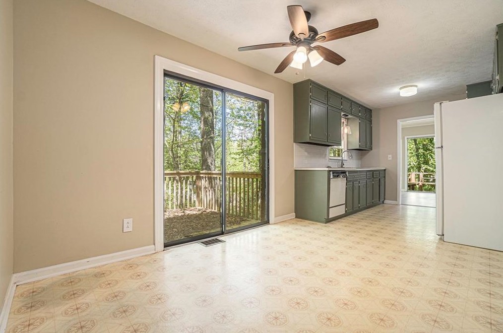 5645 Forest Dr, Acworth GA  30102-5737 exterior
