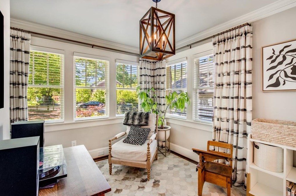 325 Montgomery St, Decatur GA  30030-2425 exterior