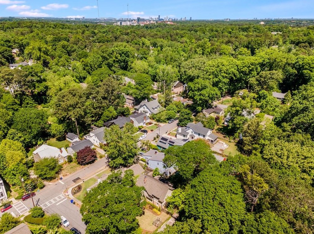 325 Montgomery St, Decatur GA  30030-2425 exterior