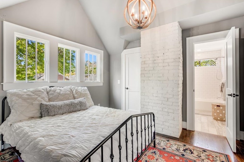 325 Montgomery St, Decatur GA  30030-2425 exterior