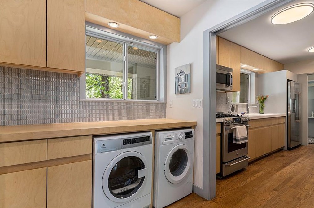 921 Vistavia Cir, Decatur GA  30033-3428 exterior