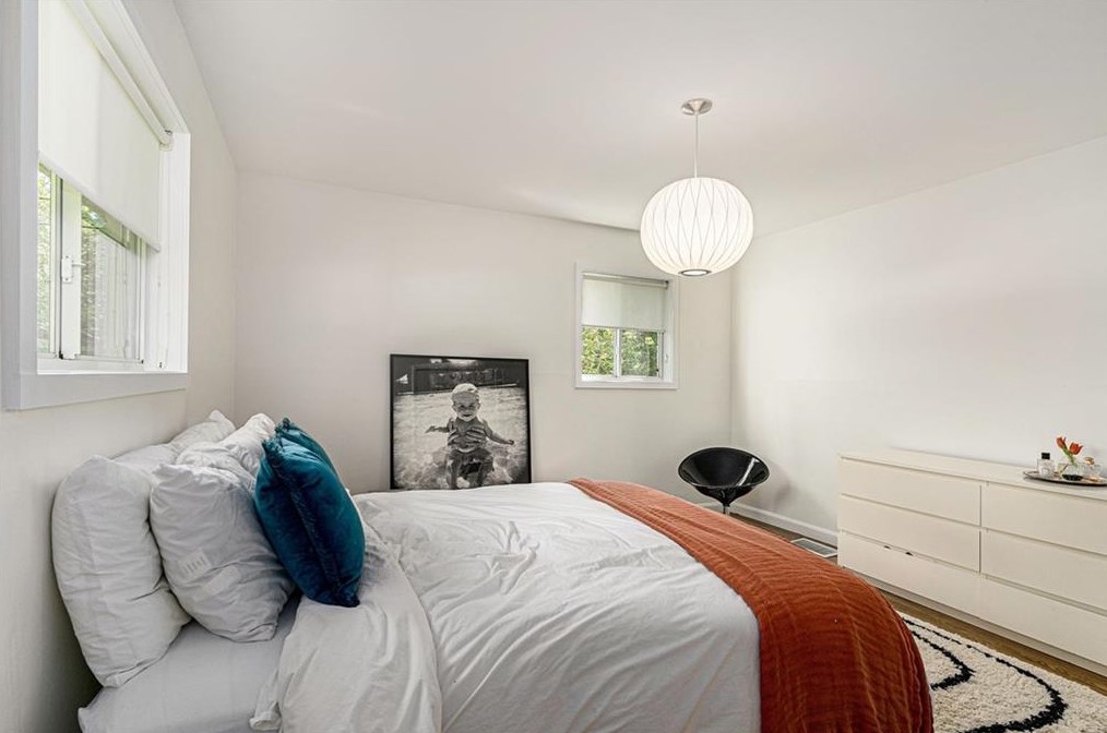 921 Vistavia Cir, Decatur GA  30033-3428 exterior