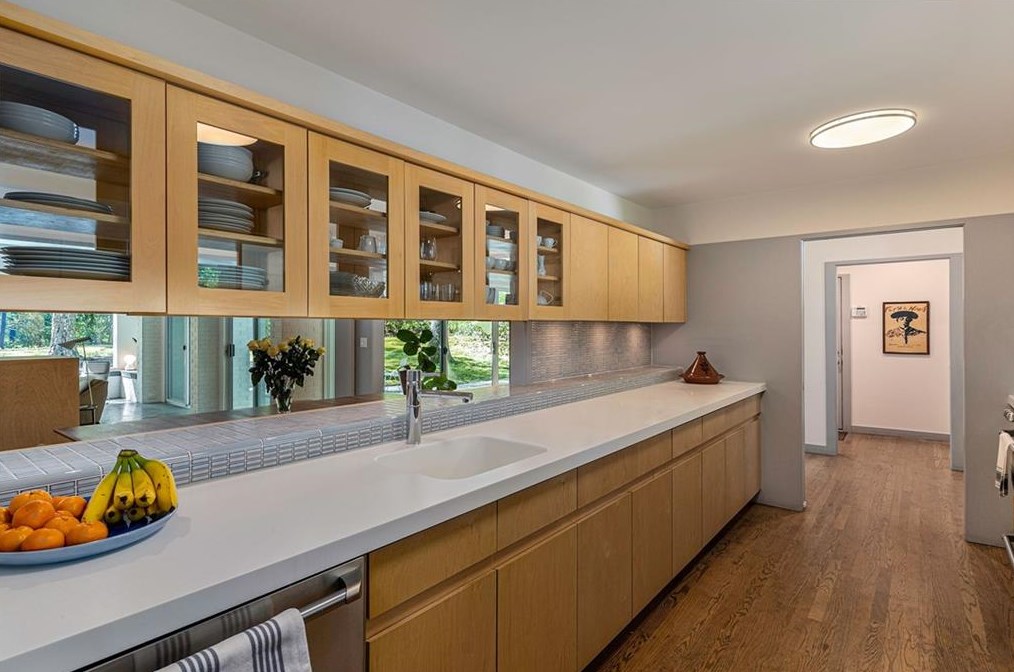 921 Vistavia Cir, Decatur GA  30033-3428 exterior