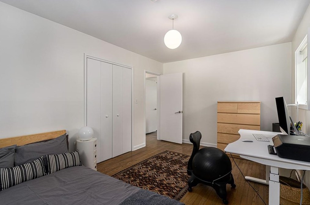 921 Vistavia Cir, Decatur GA  30033-3428 exterior