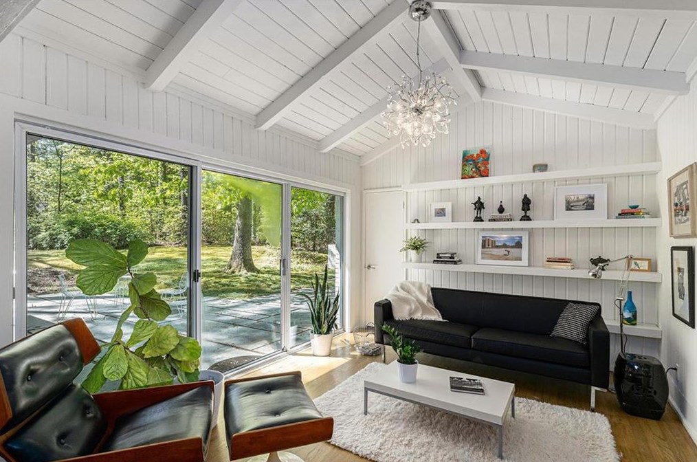 921 Vistavia Cir, Decatur GA  30033-3428 exterior