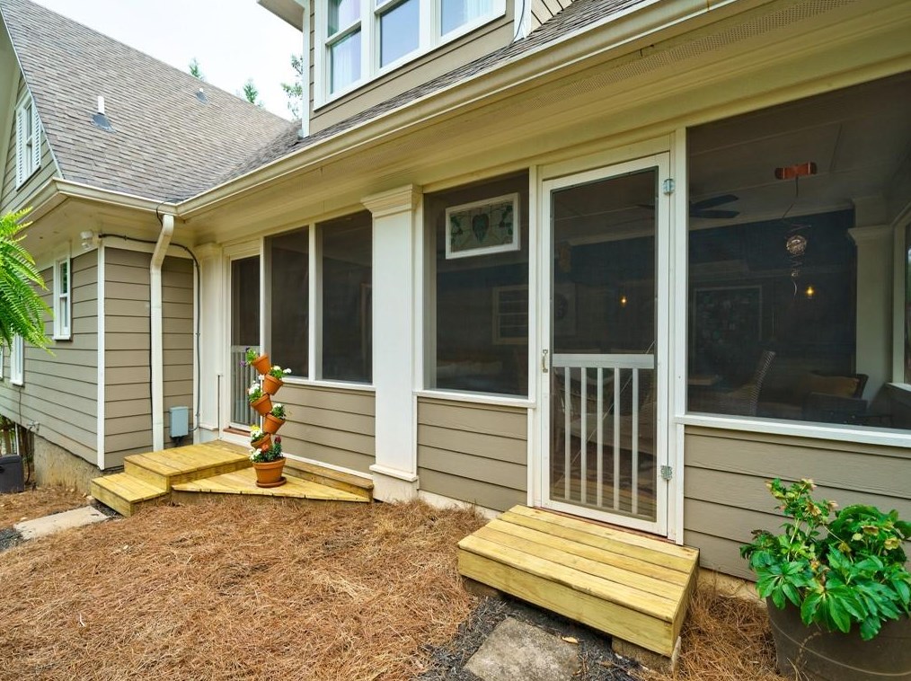 1626 Frazier Rd, Decatur GA  30033-1807 exterior