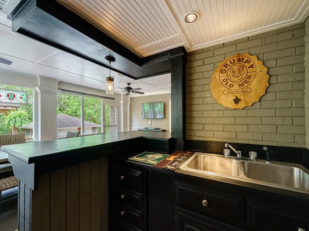 1626 Frazier Rd, Decatur GA  30033-1807 exterior