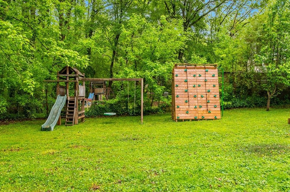 156 Park Dr, Decatur GA  30030-4481 exterior