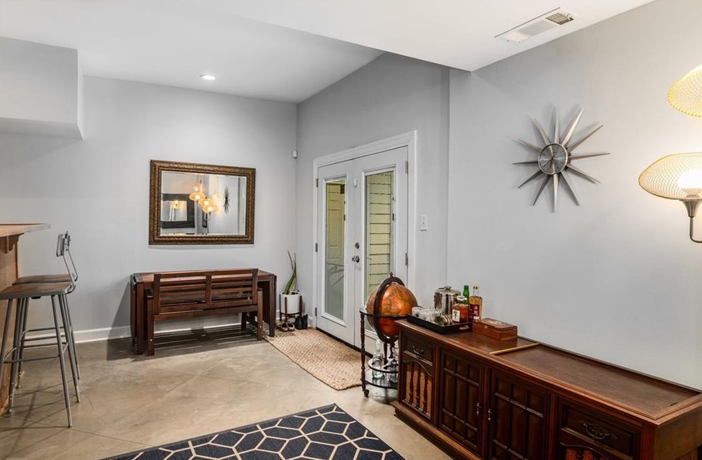 156 Park Dr, Decatur GA  30030-4481 exterior