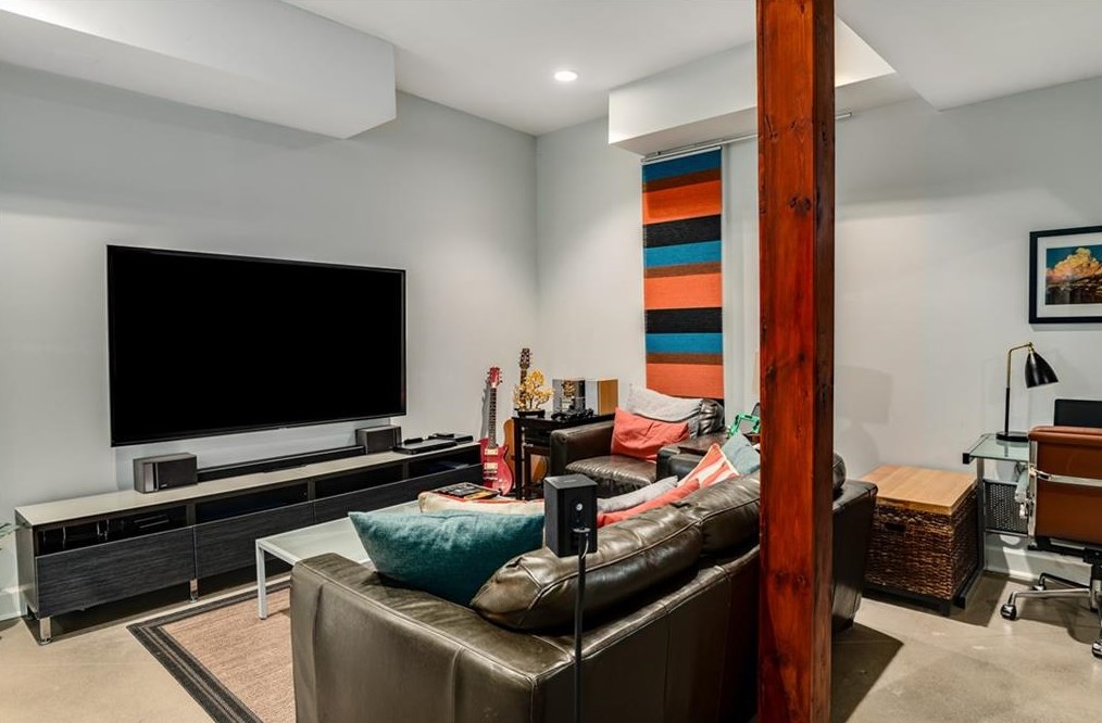 156 Park Dr, Decatur GA  30030-4481 exterior