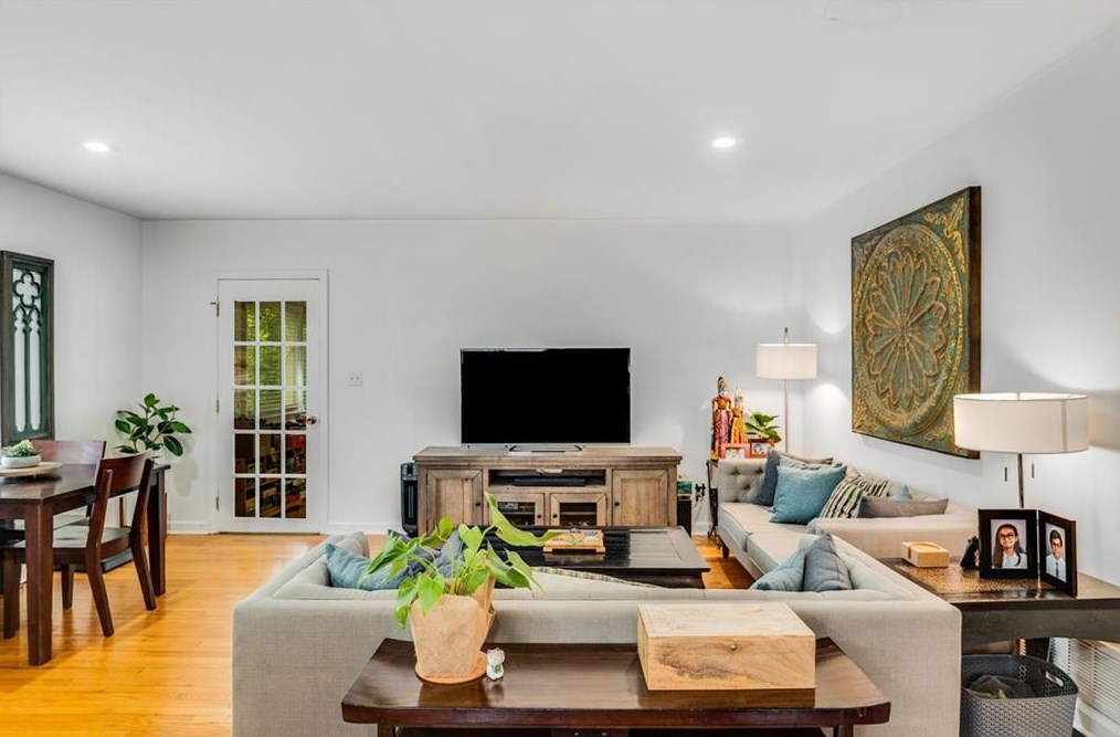 156 Park Dr, Decatur GA  30030-4481 exterior