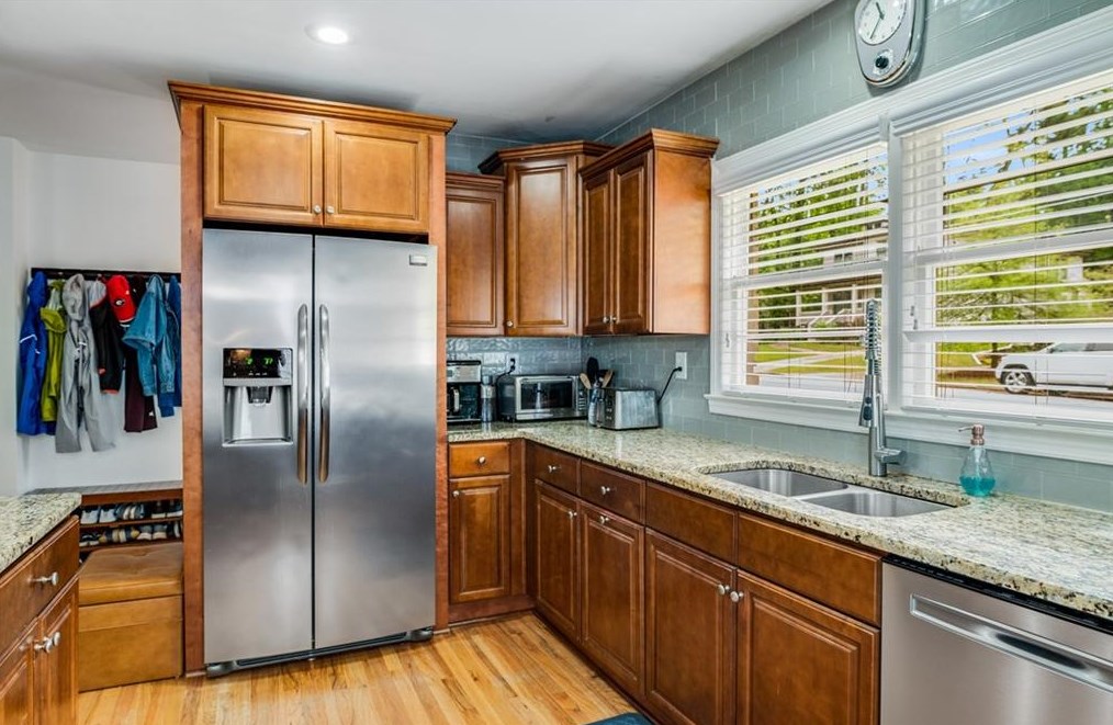 156 Park Dr, Decatur GA  30030-4481 exterior