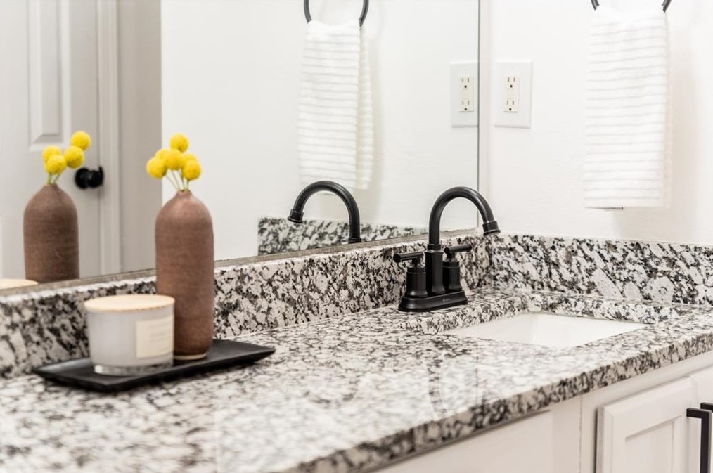 4909 Truitt Ln, Decatur GA  30035-4325 exterior