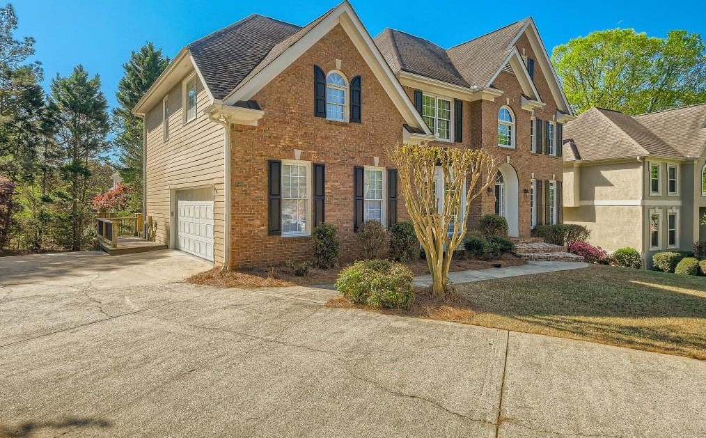 520 Glynn Meadow Ln, Roswell, GA 30075-7106
