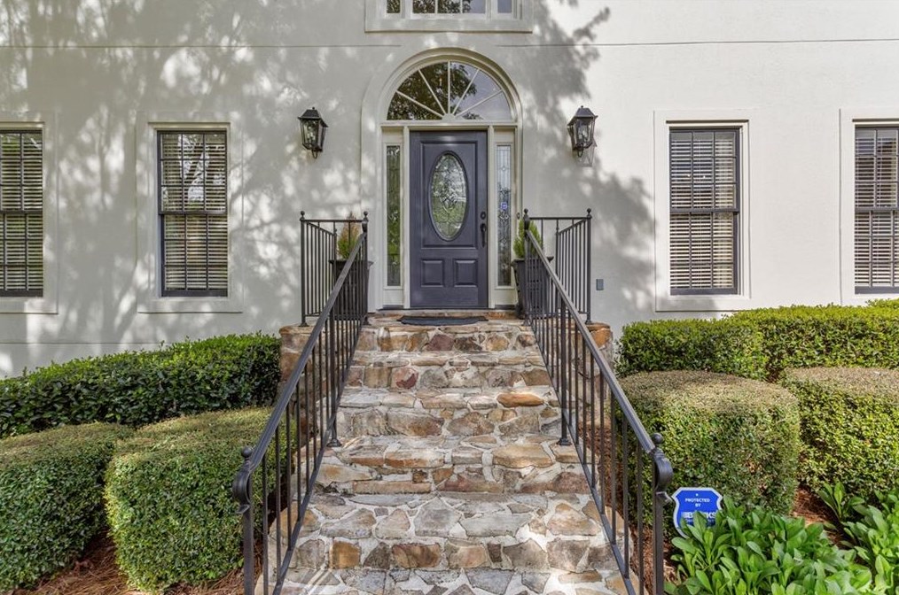 9180 Mackinac Dr, Alpharetta, GA 30022-7809