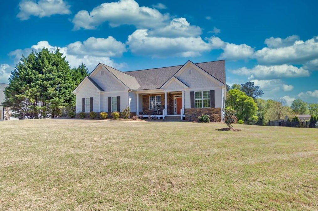 433 Durham Dr, Hoschton, GA 30548