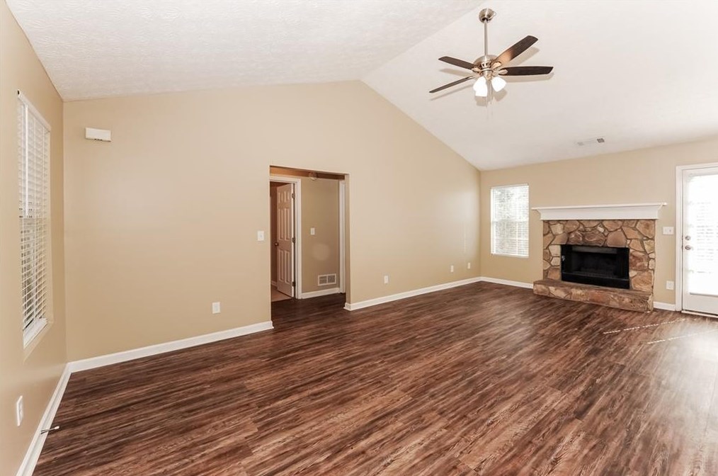 371 Walker Dr, Monroe, GA 30655