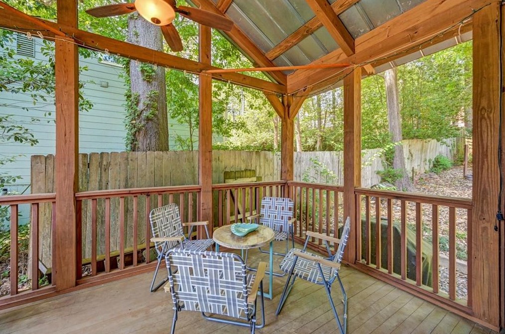 2328 Desmond Dr, Decatur GA  30033-4744 exterior