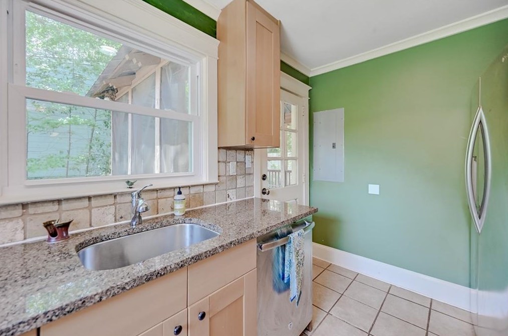 2328 Desmond Dr, Decatur GA  30033-4744 exterior