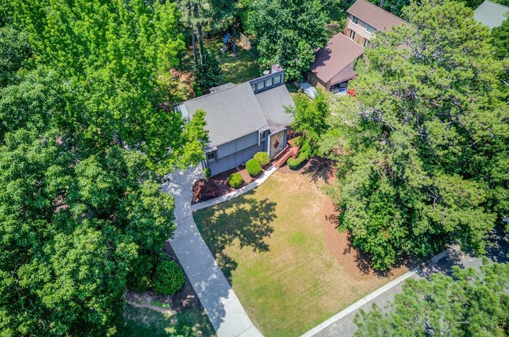 5230 Amhurst Dr, Norcross, GA 30092-1620