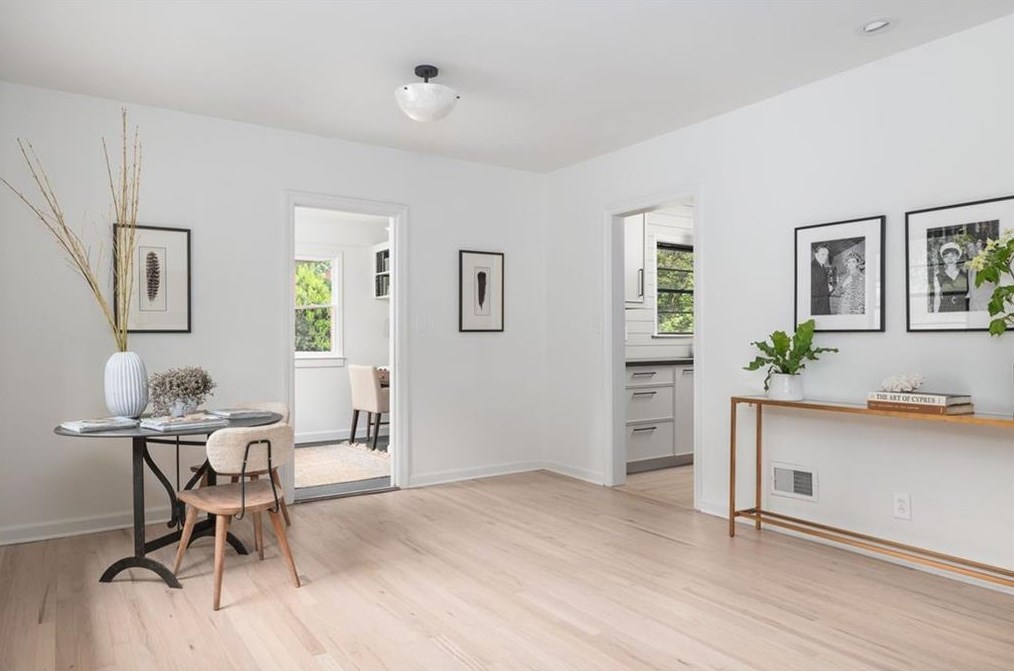 228 Westchester Dr, Decatur GA  30030-1101 exterior