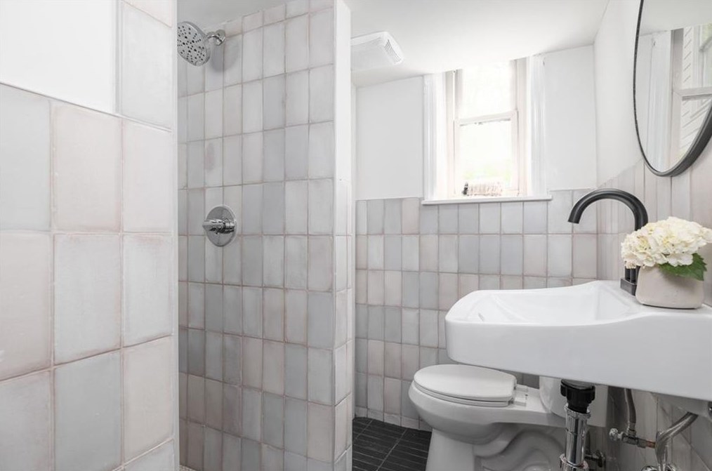 228 Westchester Dr, Decatur GA  30030-1101 exterior