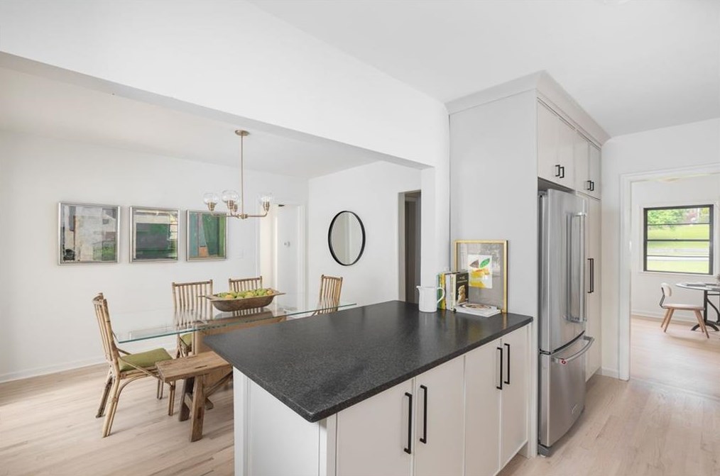 228 Westchester Dr, Decatur GA  30030-1101 exterior