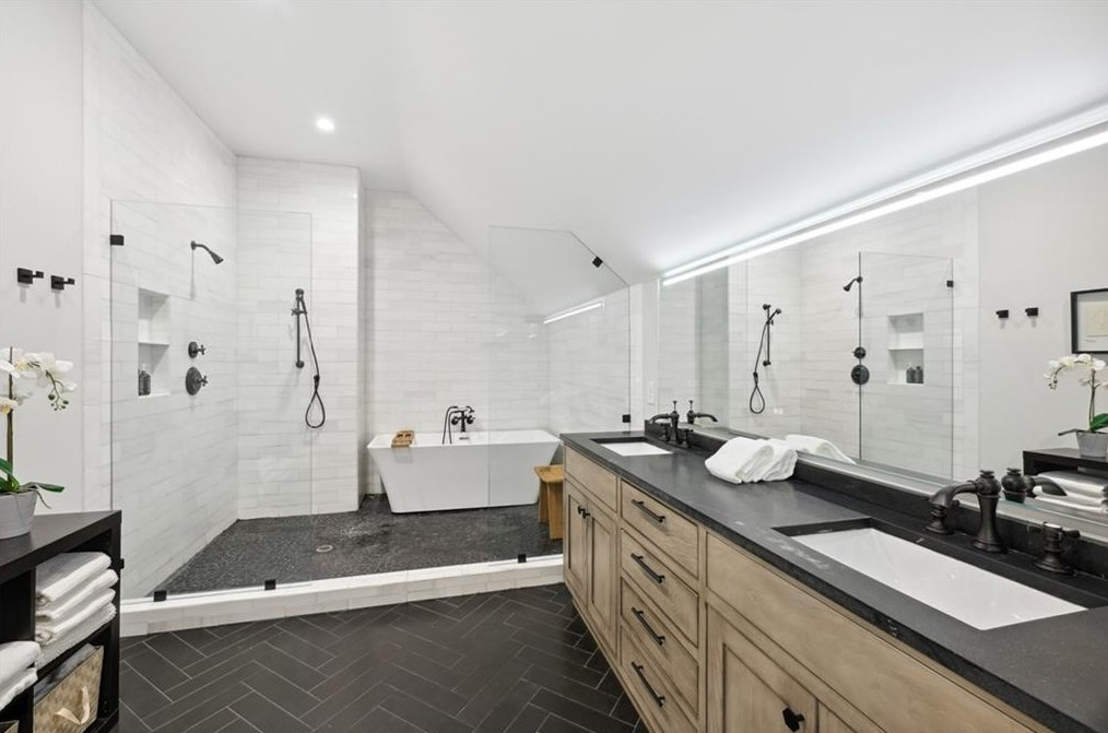 5 Roanoke Ave, Atlanta GA  30305-4345 exterior