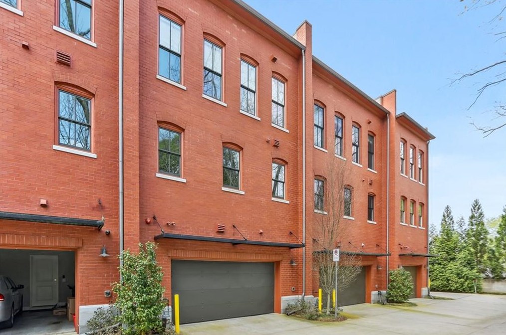 432 Howard Ave, Decatur GA  30030-1998 exterior