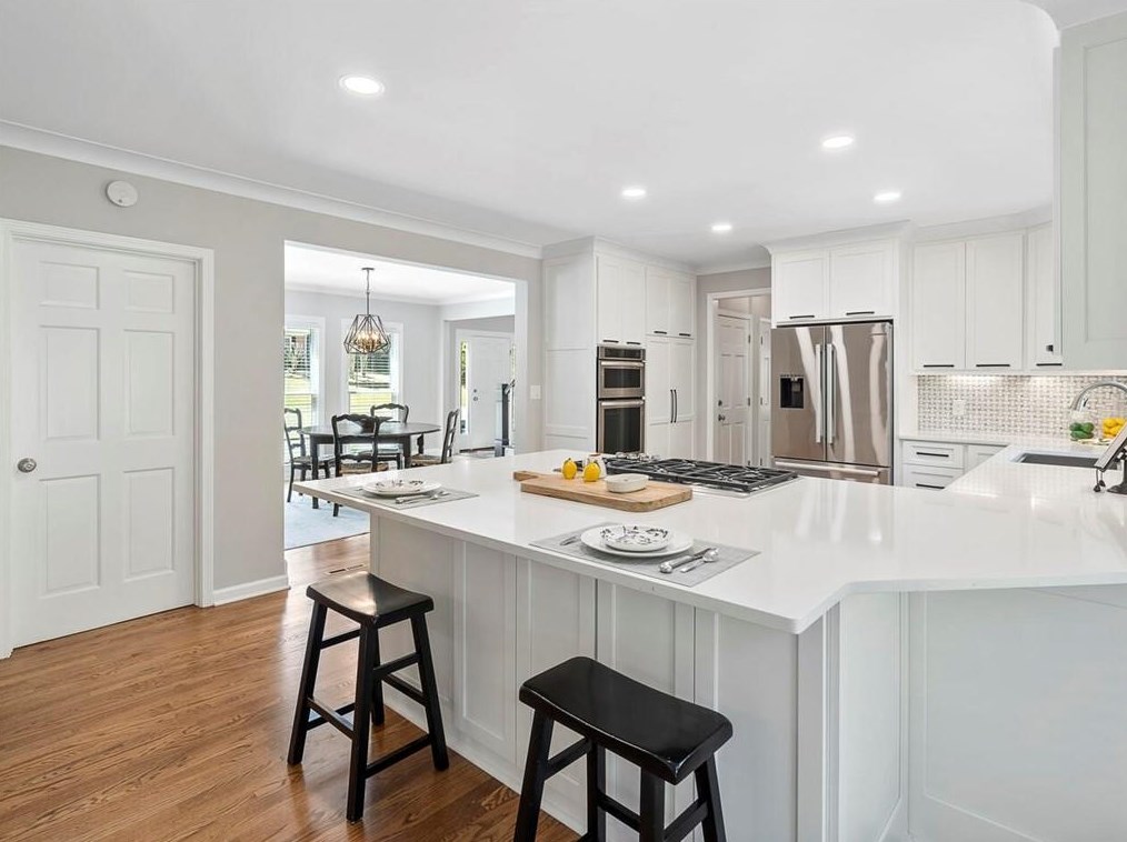 10055 Fairway Village Dr, Roswell, GA 30076-3718