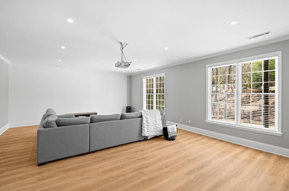 1065 Lake Shore Overlook, Alpharetta GA  30005-6983 exterior