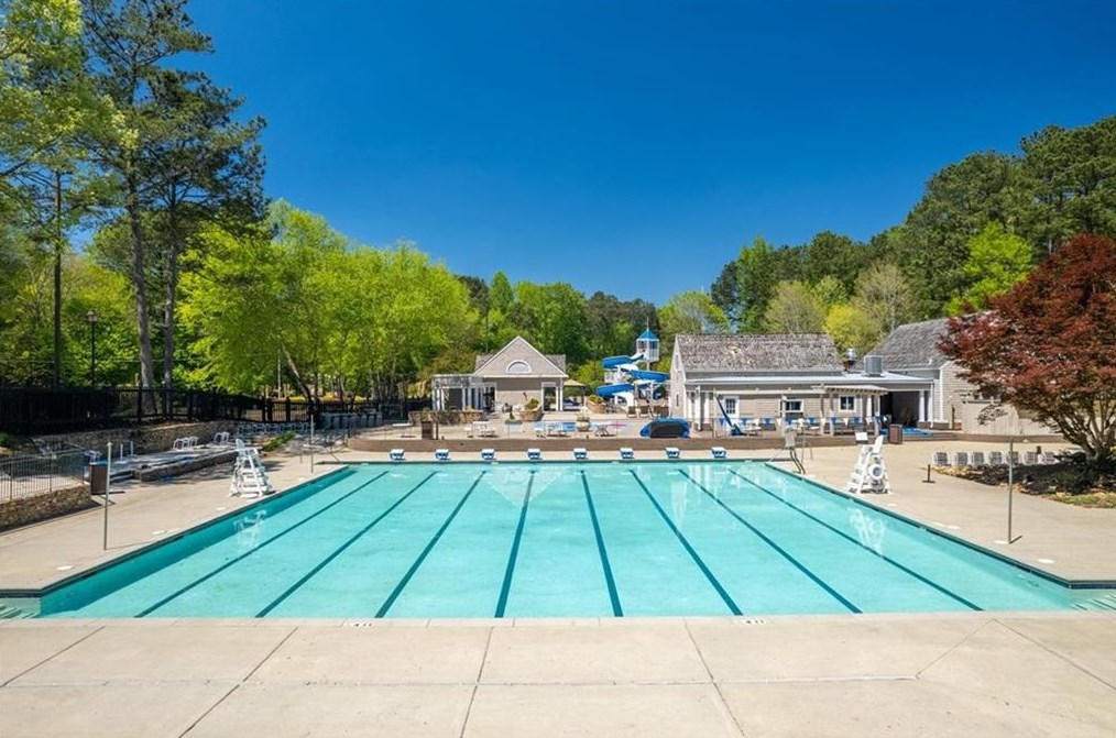 1065 Lake Shore Overlook, Alpharetta GA  30005-6983 exterior