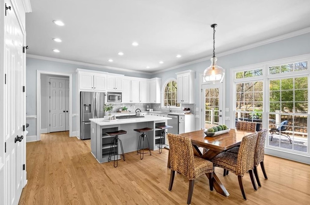 1065 Lake Shore Overlook, Alpharetta GA  30005-6983 exterior