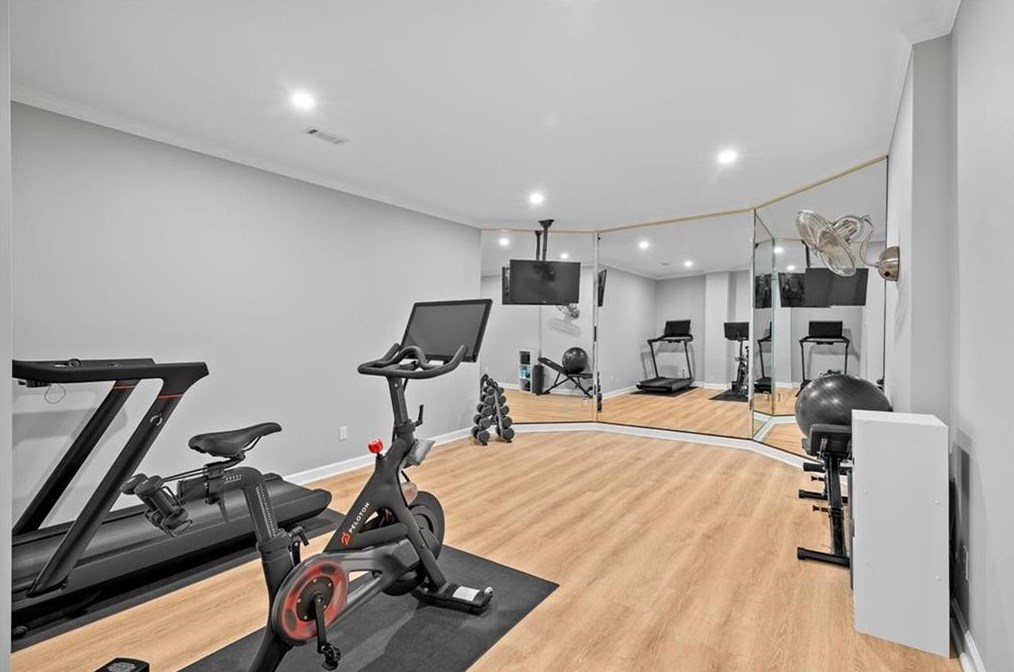 1065 Lake Shore Overlook, Alpharetta GA  30005-6983 exterior