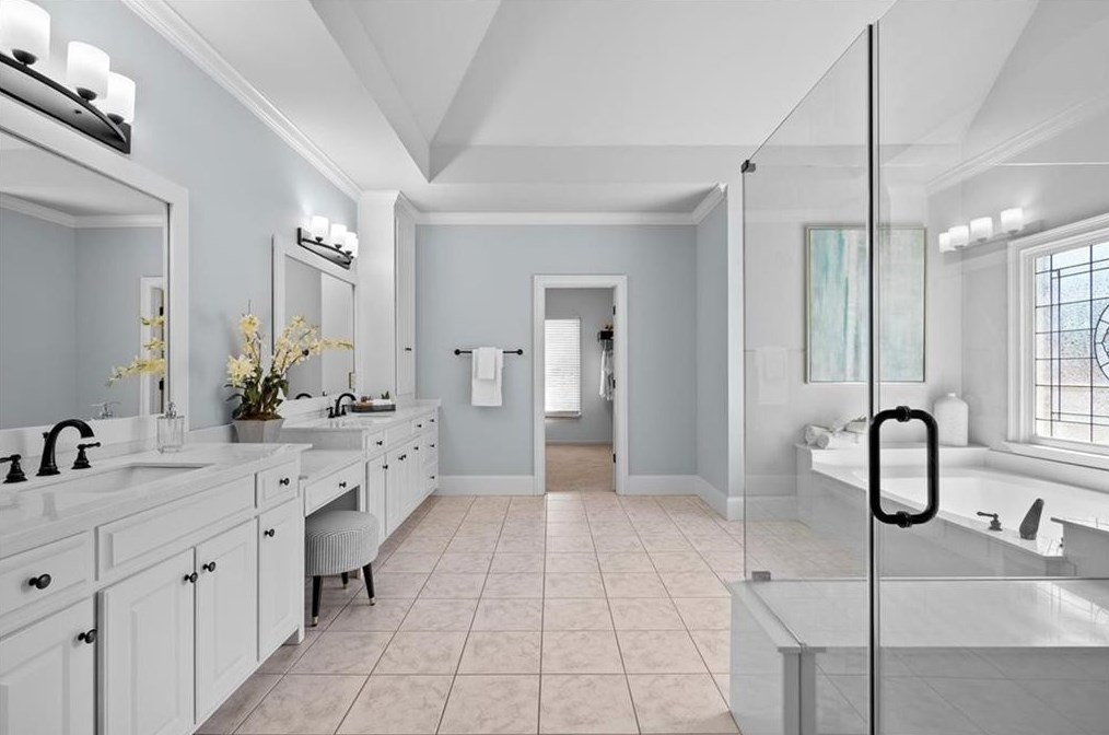 1065 Lake Shore Overlook, Alpharetta GA  30005-6983 exterior